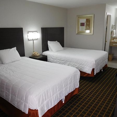 Deluxe Inn Stamford Zewnętrze zdjęcie