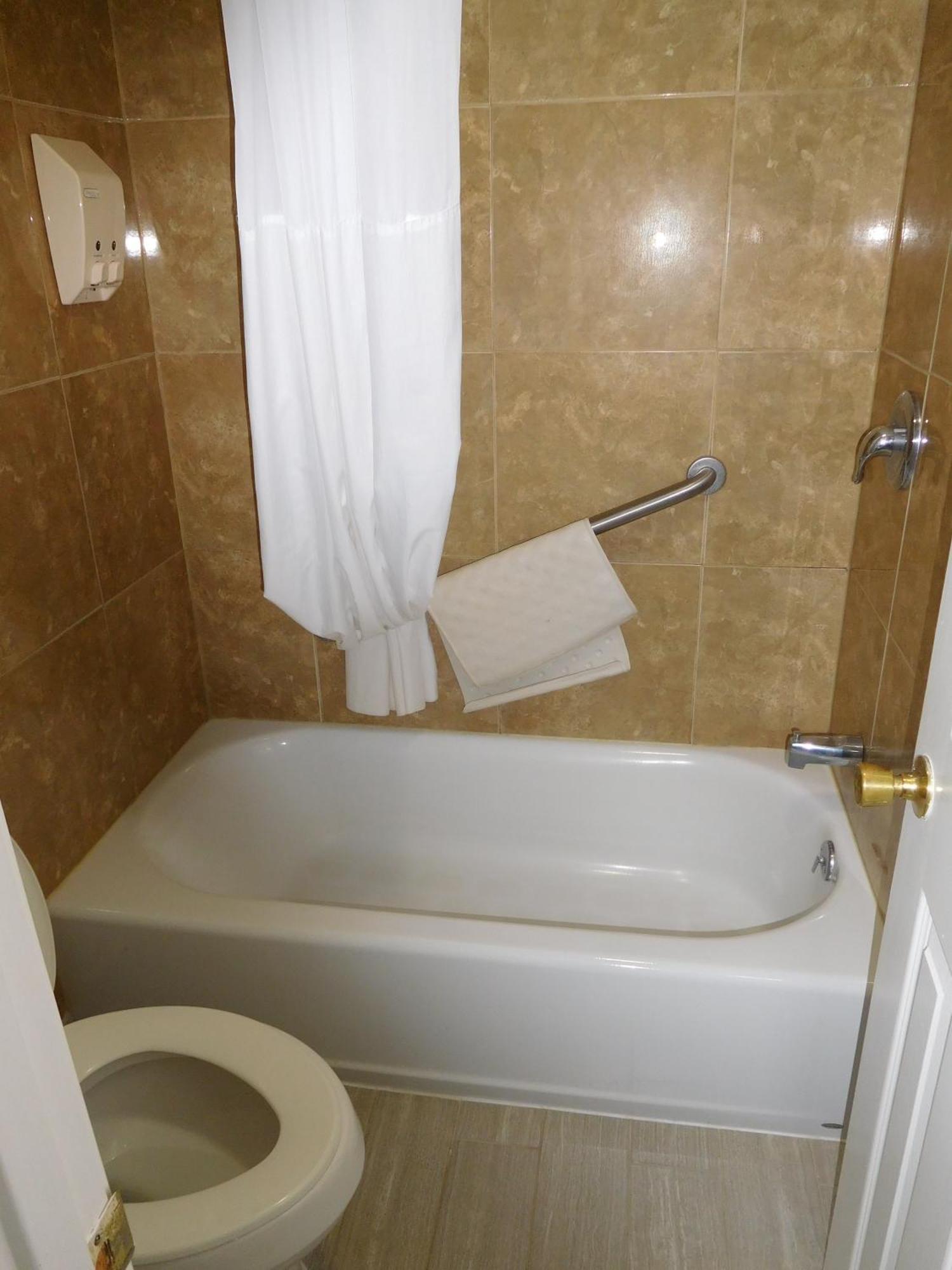 Deluxe Inn Stamford Zewnętrze zdjęcie