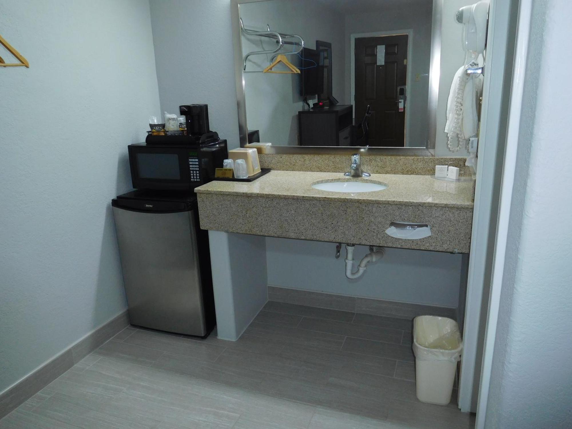 Deluxe Inn Stamford Zewnętrze zdjęcie